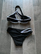 Load image into Gallery viewer, Pasley
